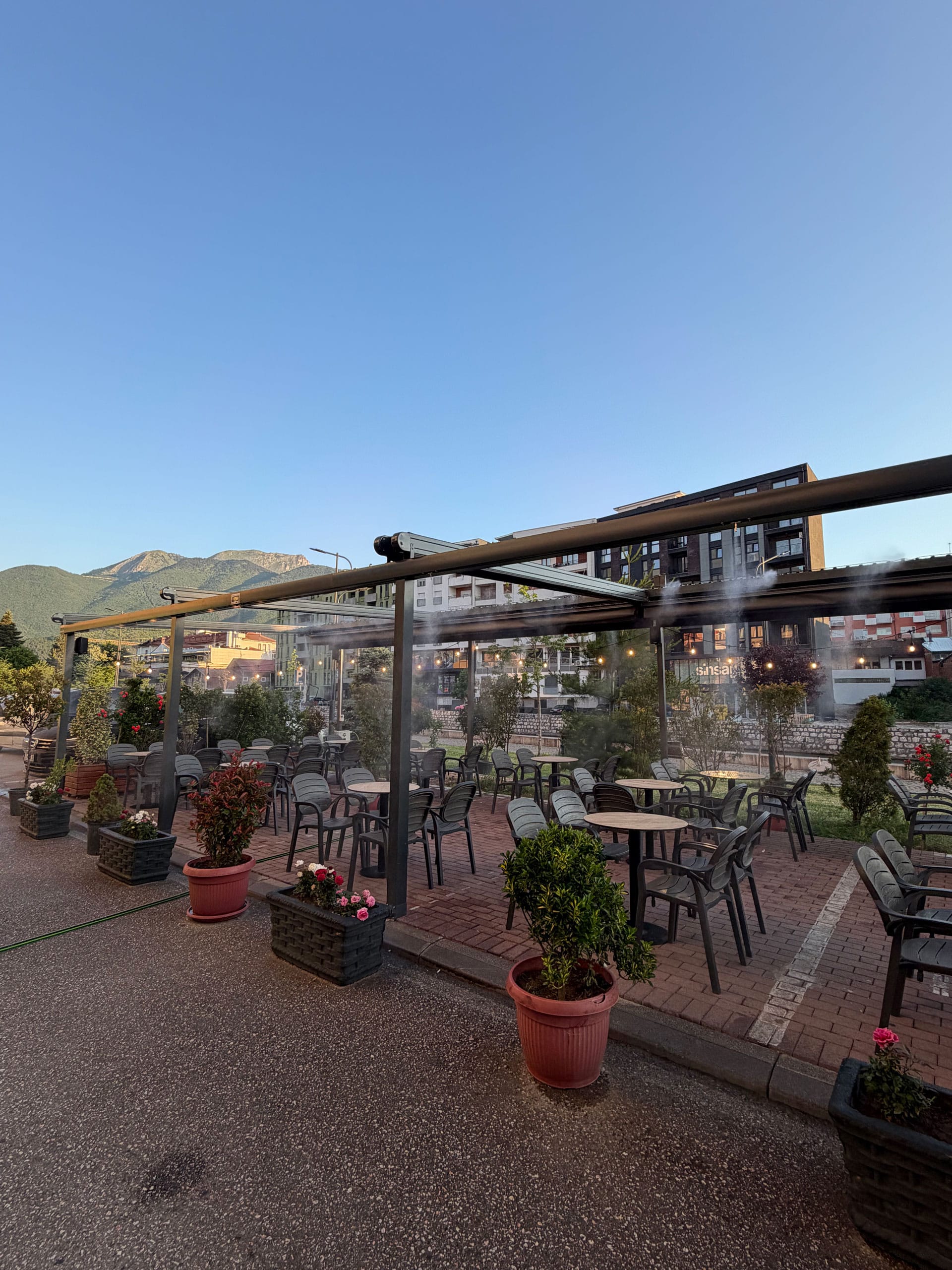 Cooling systems for businesses, terraces and farms